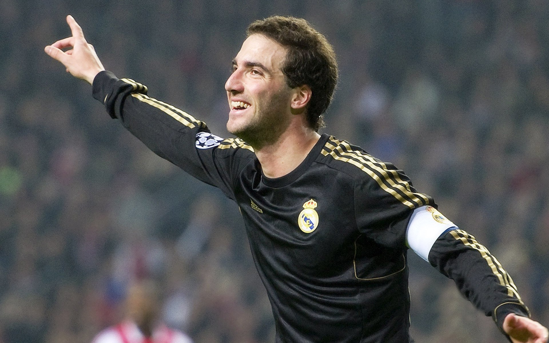 开云体育官网-“切尔西3–0完胜巴黎，夺得首届扩军版冠军”